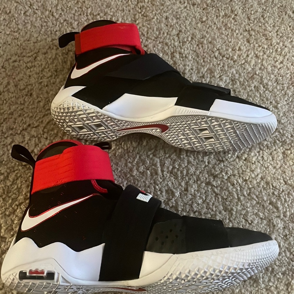 Lebron soldier 10 bred
